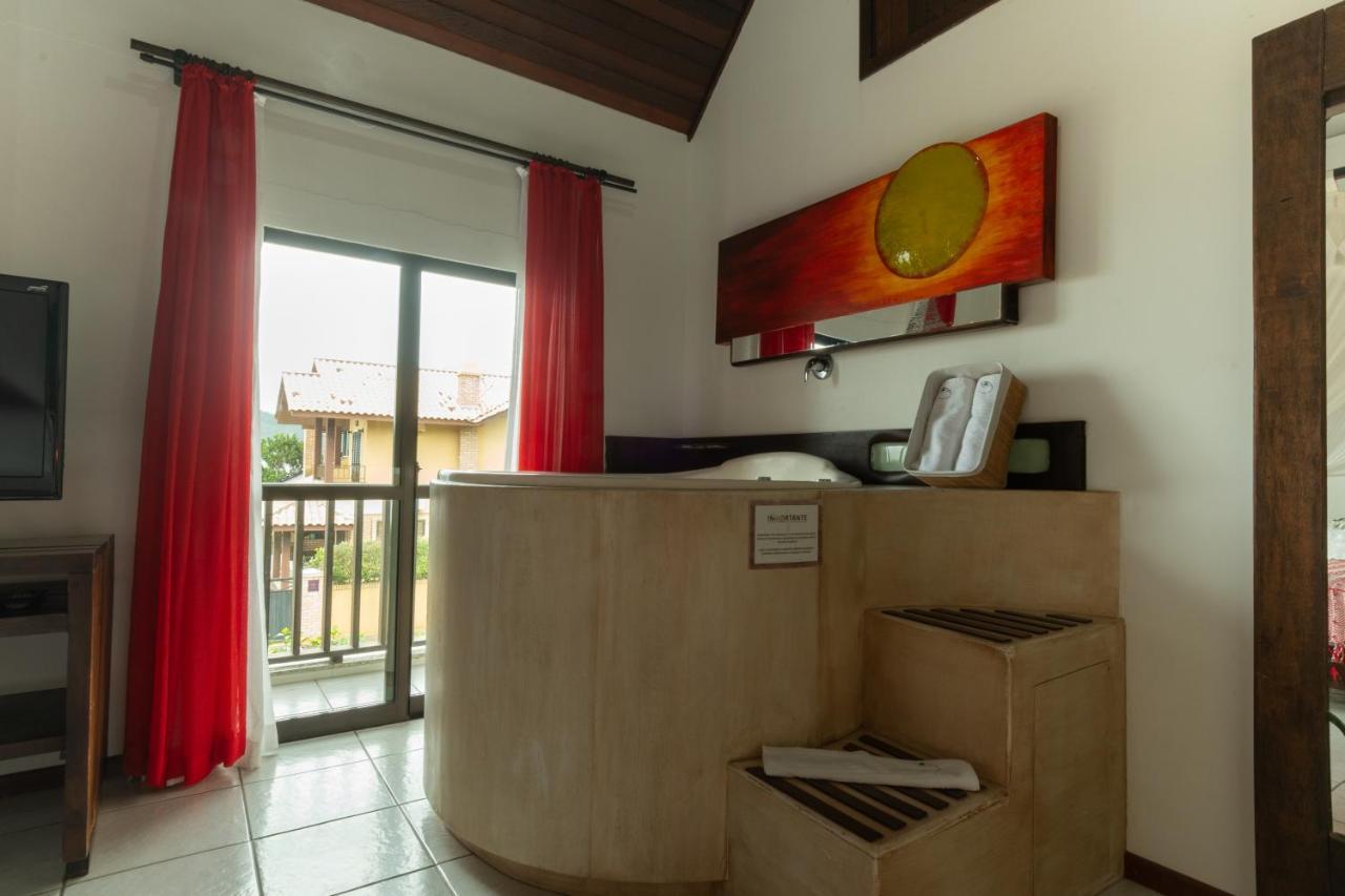 Olhos Verdes Guest House Bombinhas Eksteriør bilde